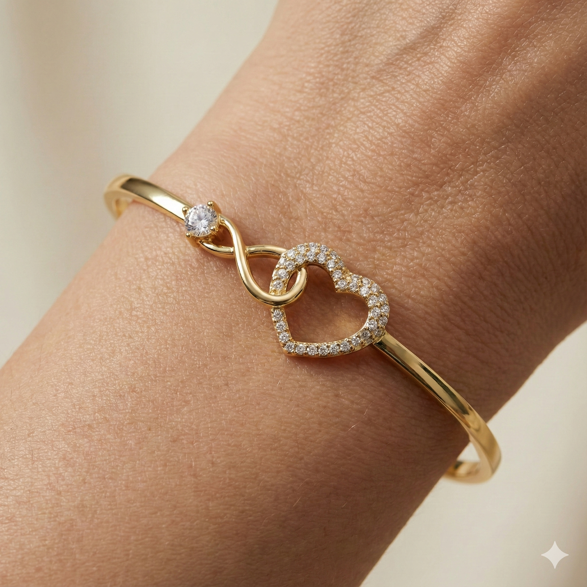 ENQVI | Heart-Link Bracelet